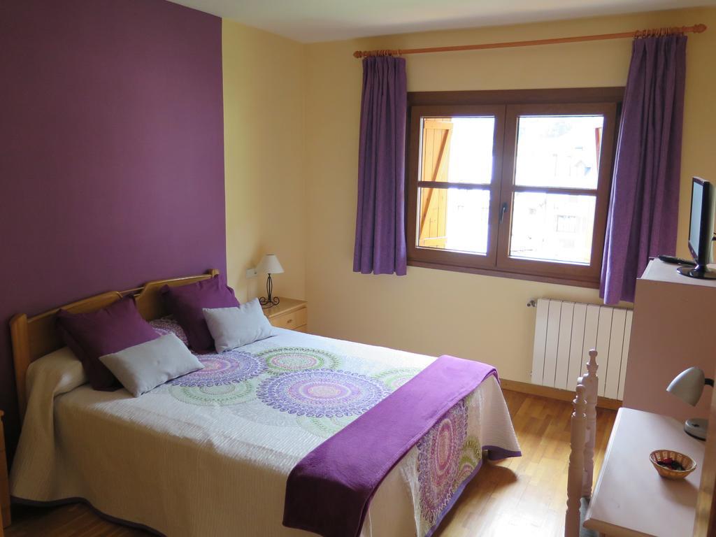 Apartaments El Ribal Valencia D'Aneu Dış mekan fotoğraf