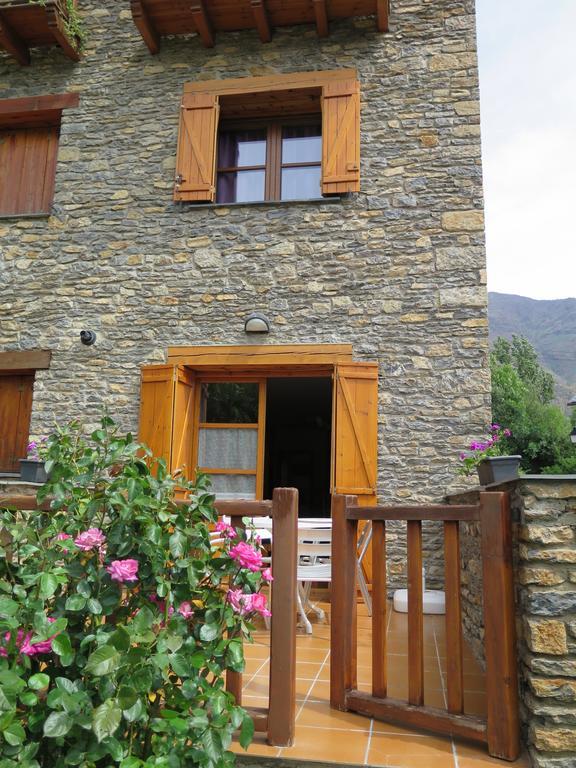 Apartaments El Ribal Valencia D'Aneu Dış mekan fotoğraf